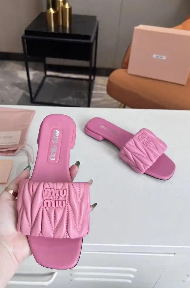 hype Miu Miu Slippers