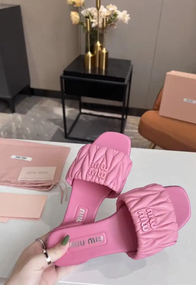 hype Miu Miu Slippers