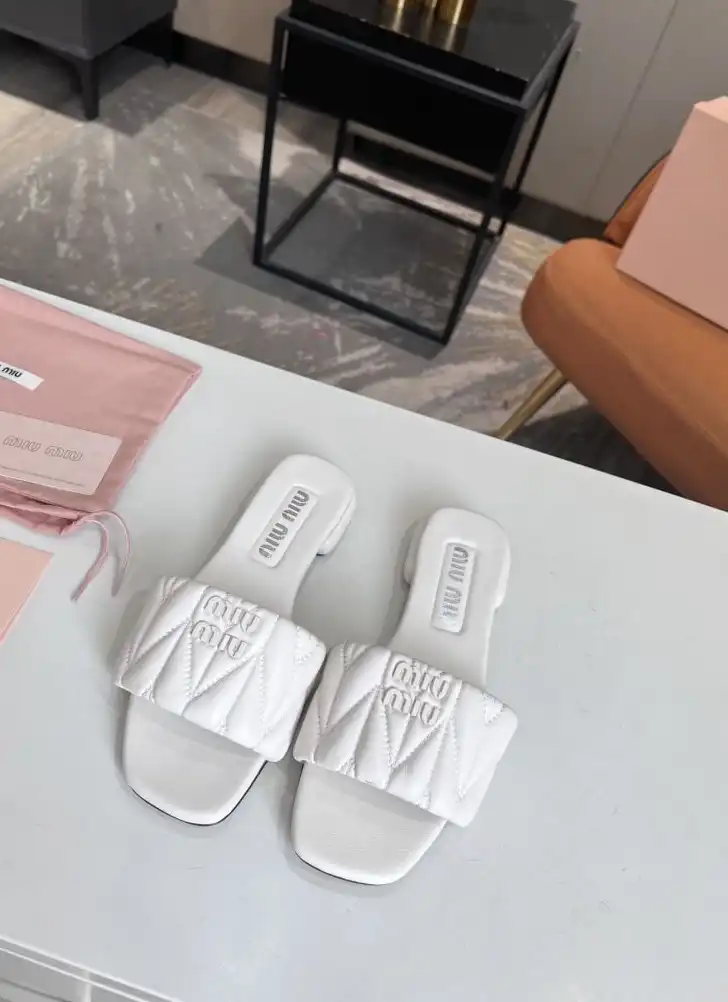 hype Miu Miu Slippers