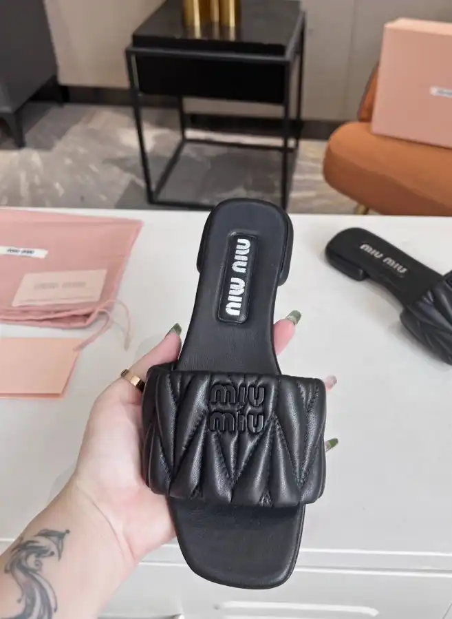 hype Miu Miu Slippers