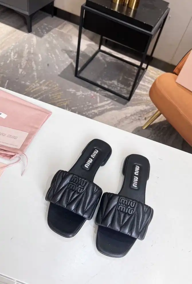 hype Miu Miu Slippers