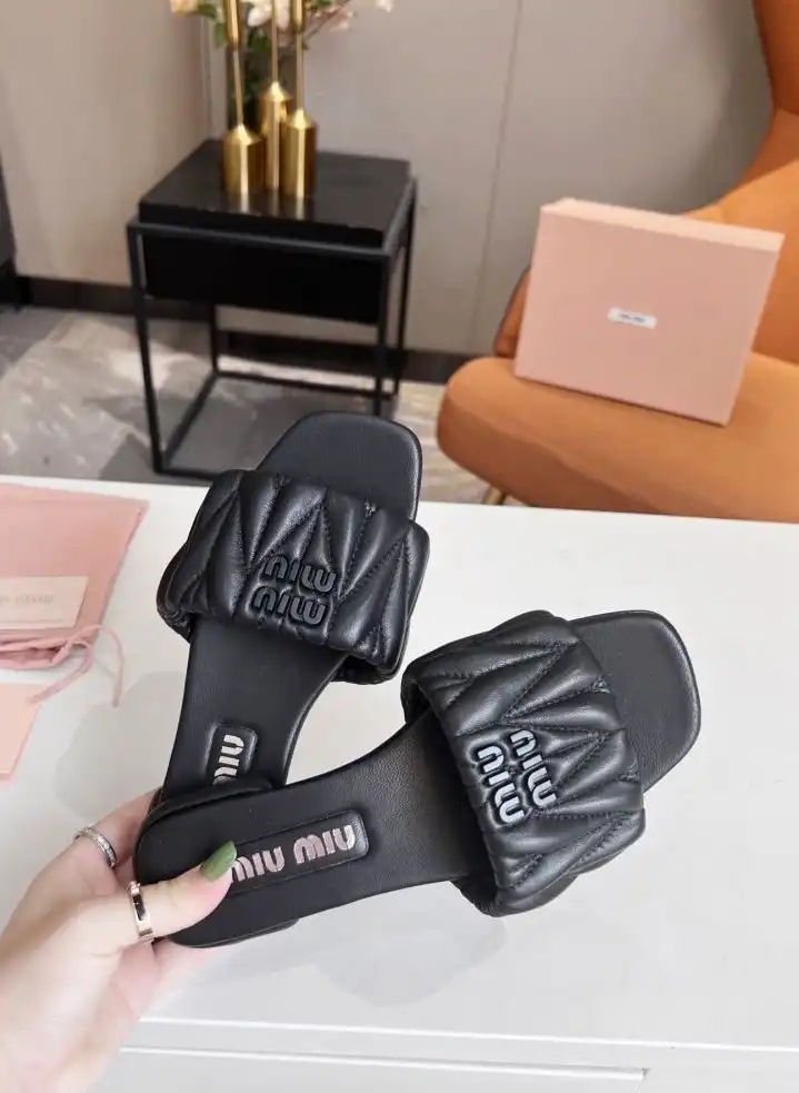 hype Miu Miu Slippers