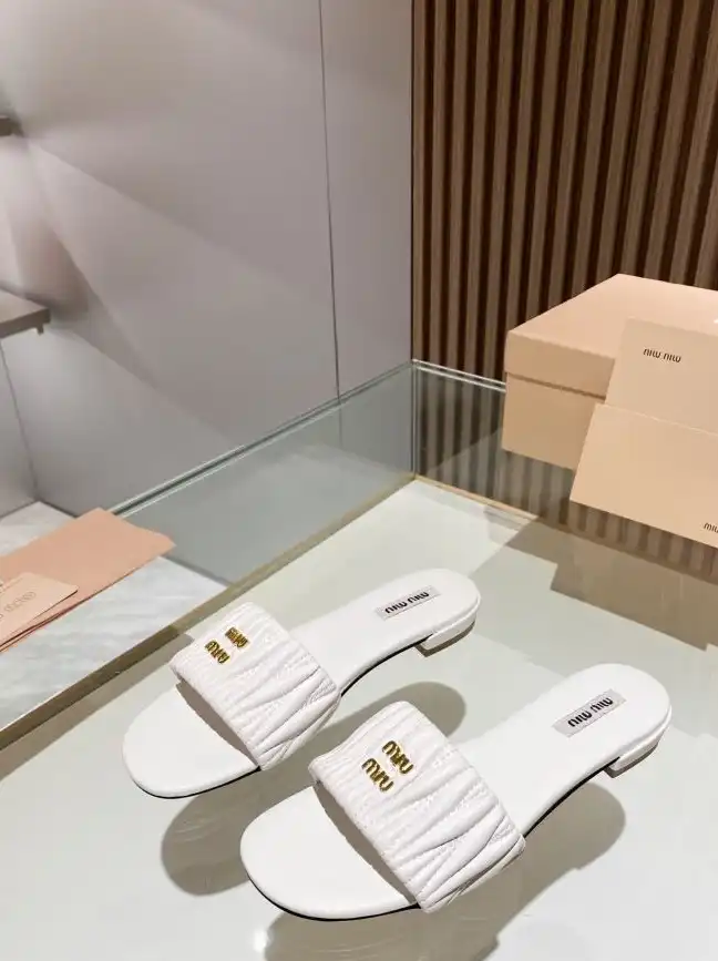 hype Miu Miu Slippers