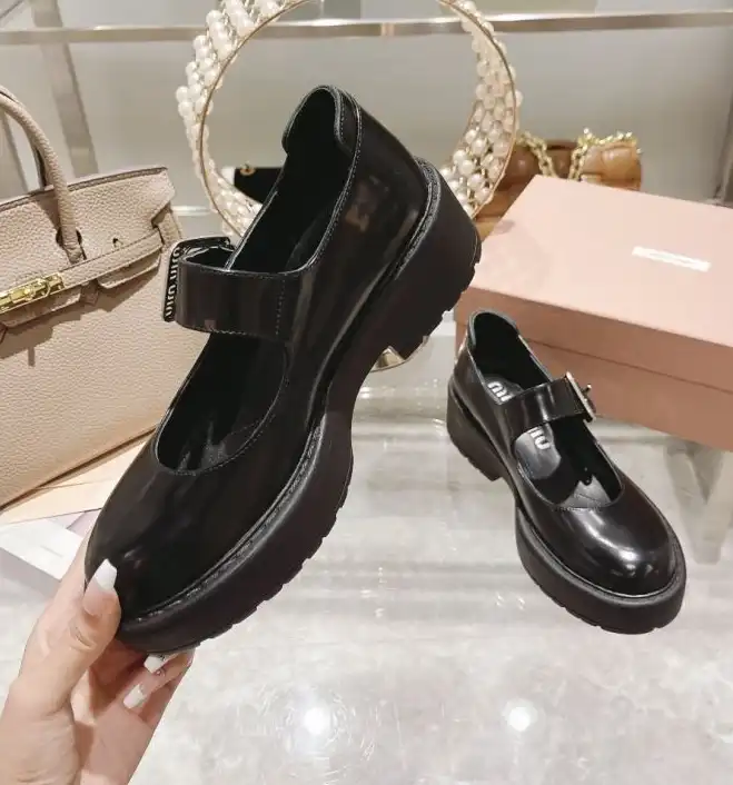 hype Miu Miu Leather Shoes