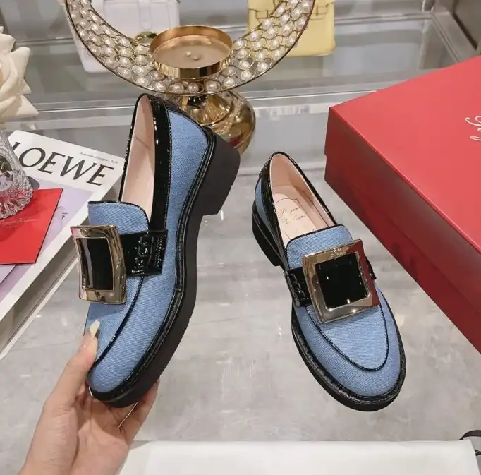 hype Roger Vivier flat shoes