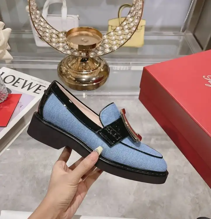 hype Roger Vivier flat shoes