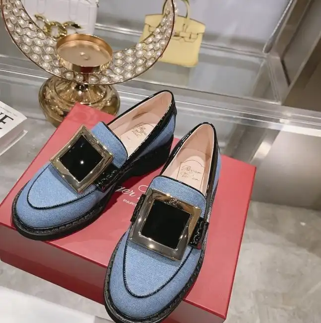 hype Roger Vivier flat shoes