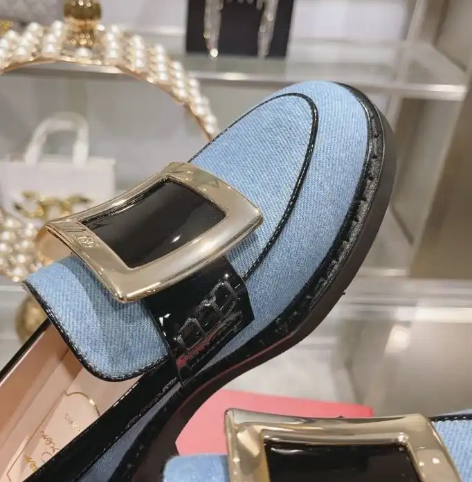 hype Roger Vivier flat shoes