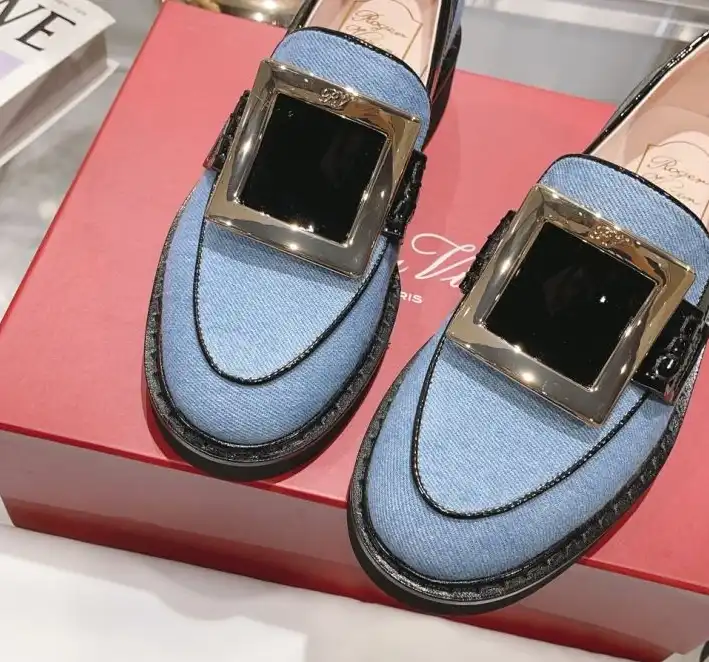 hype Roger Vivier flat shoes