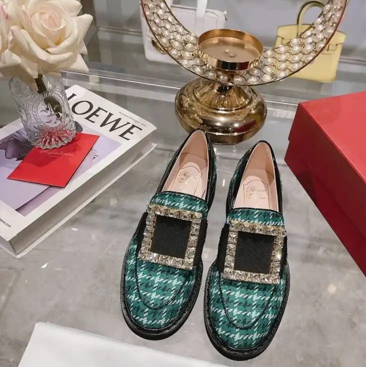 hype Roger Vivier flat shoes