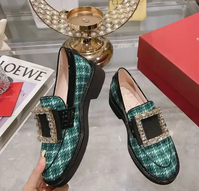 hype Roger Vivier flat shoes