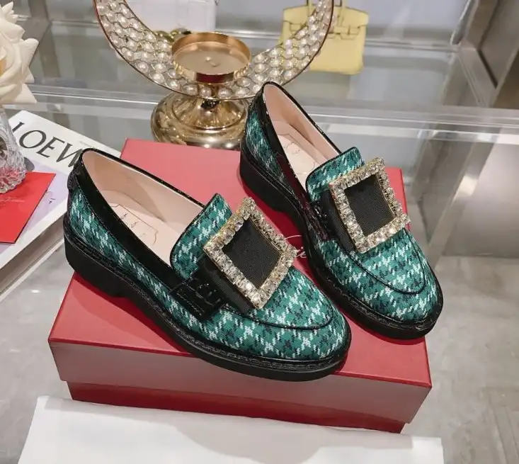 hype Roger Vivier flat shoes