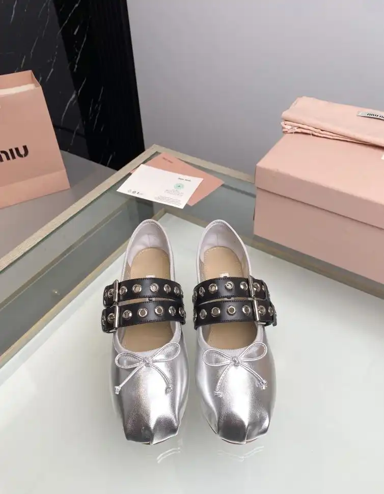 hype Miu Miu flat shoes