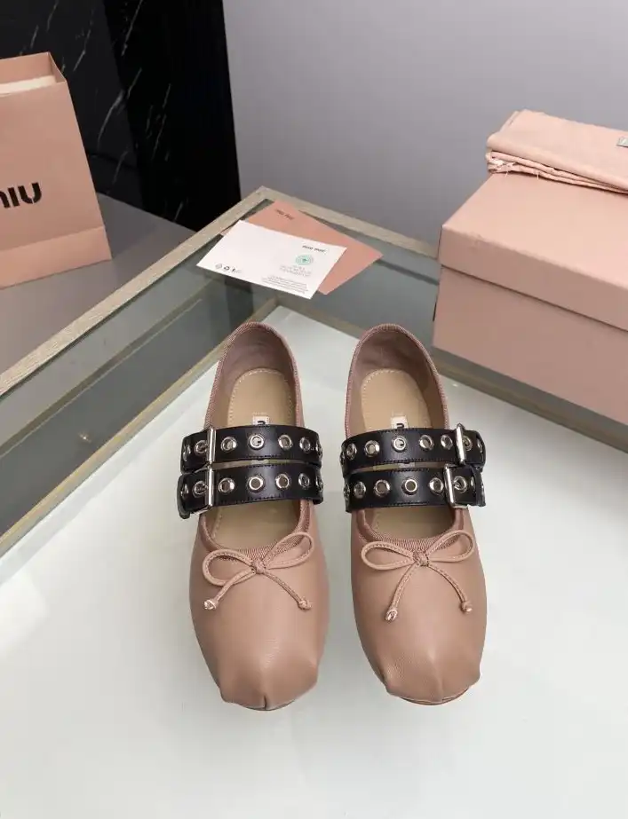 hype Miu Miu flat shoes