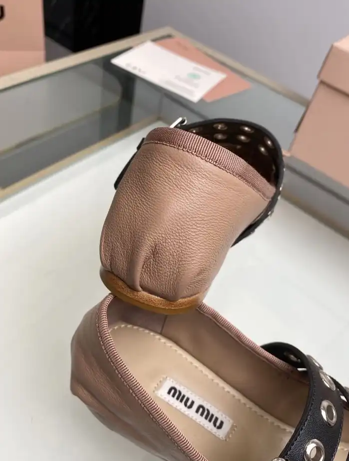 hype Miu Miu flat shoes