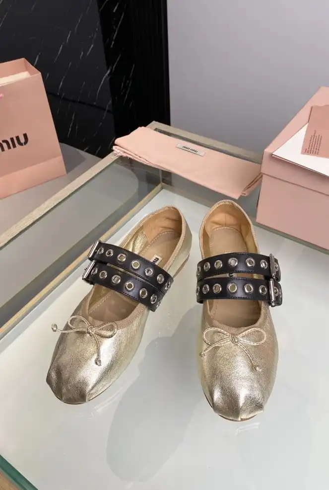 hype Miu Miu flat shoes