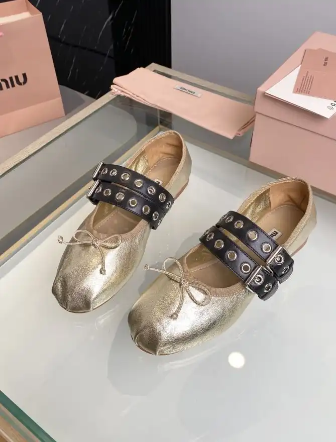 hype Miu Miu flat shoes