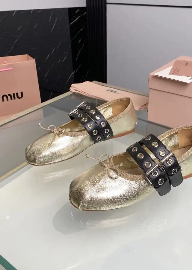 hype Miu Miu flat shoes