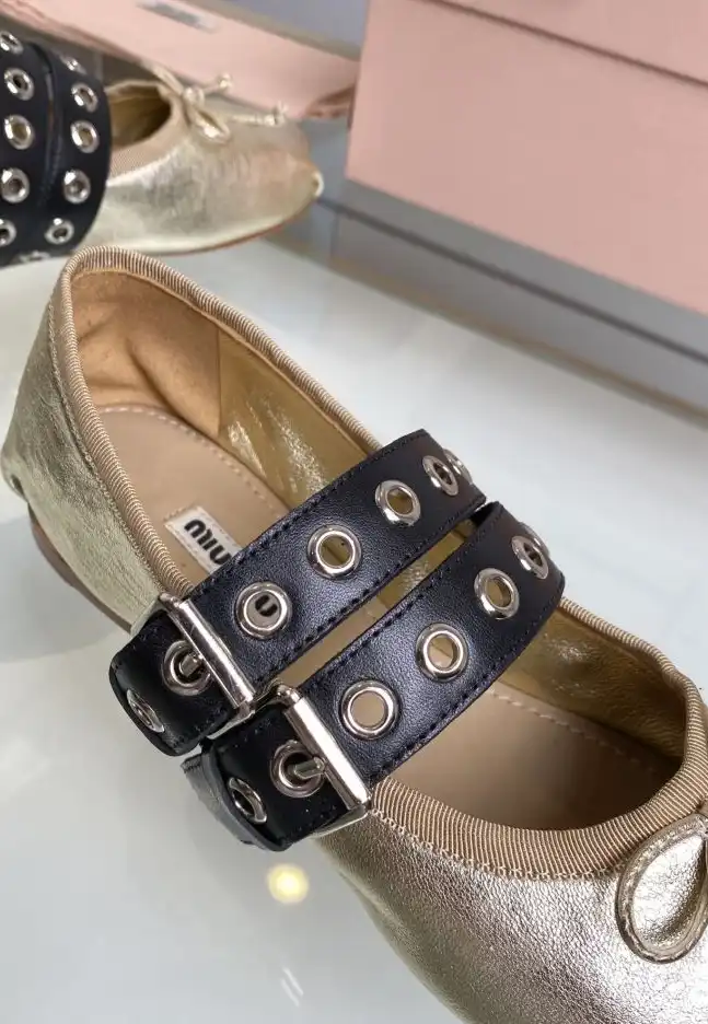 hype Miu Miu flat shoes