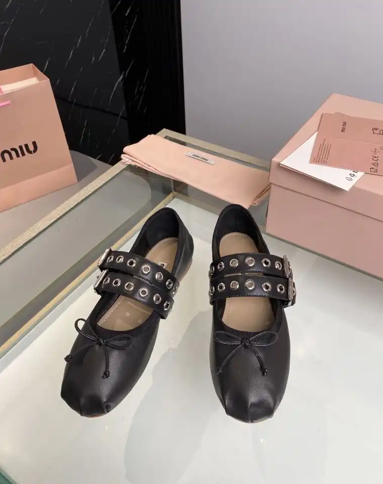 hype Miu Miu flat shoes