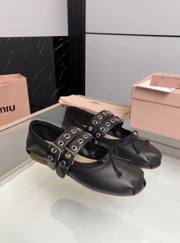 hype Miu Miu flat shoes