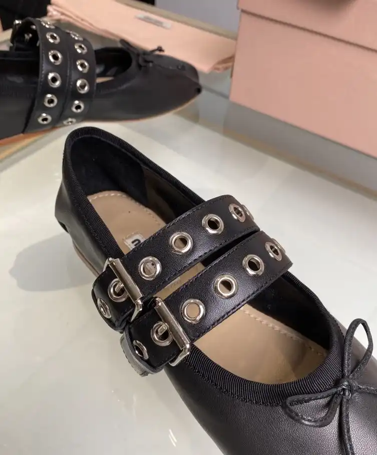 hype Miu Miu flat shoes