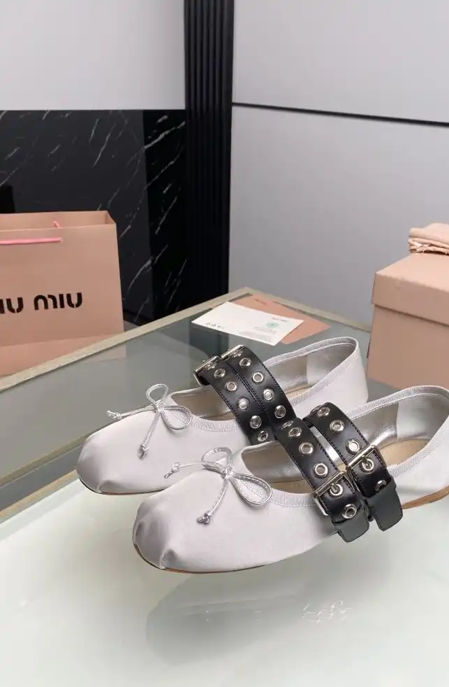 hype Miu Miu flat shoes