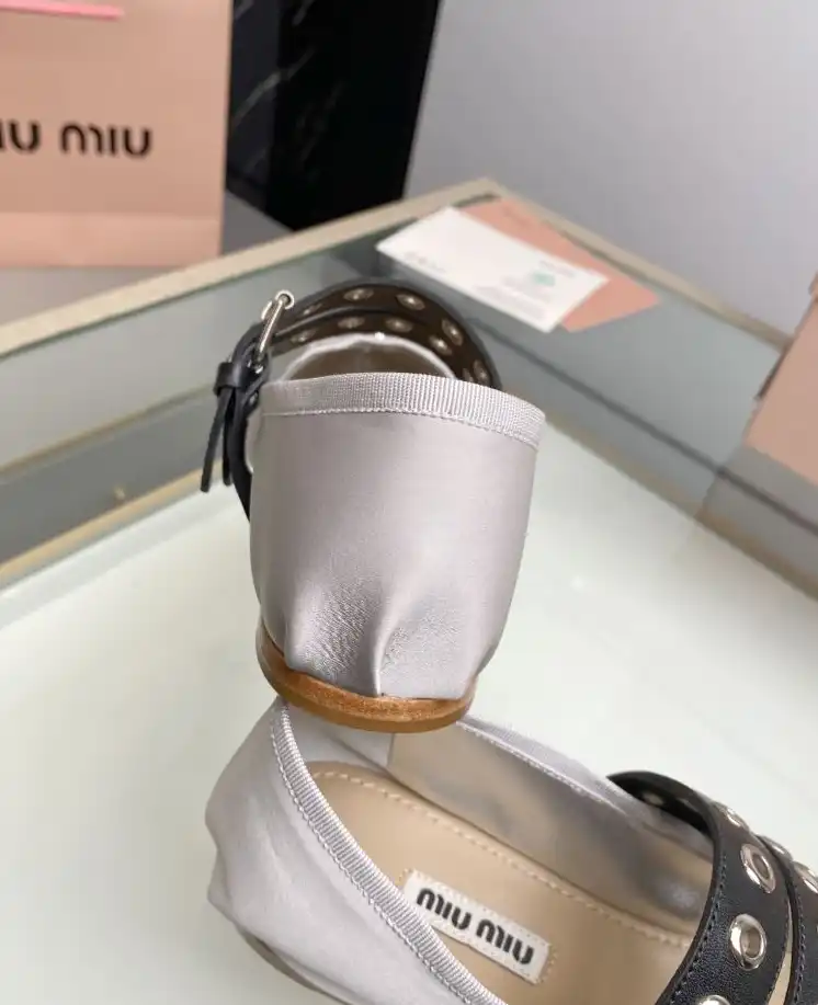 hype Miu Miu flat shoes