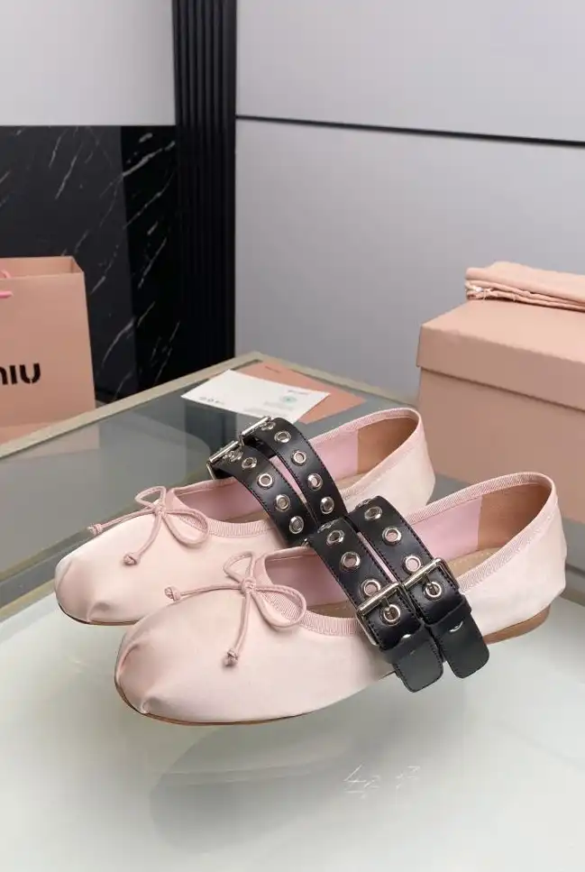 hype Miu Miu flat shoes