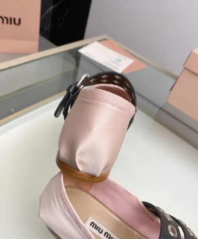 hype Miu Miu flat shoes