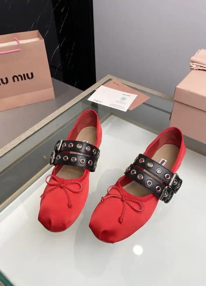 hype Miu Miu flat shoes