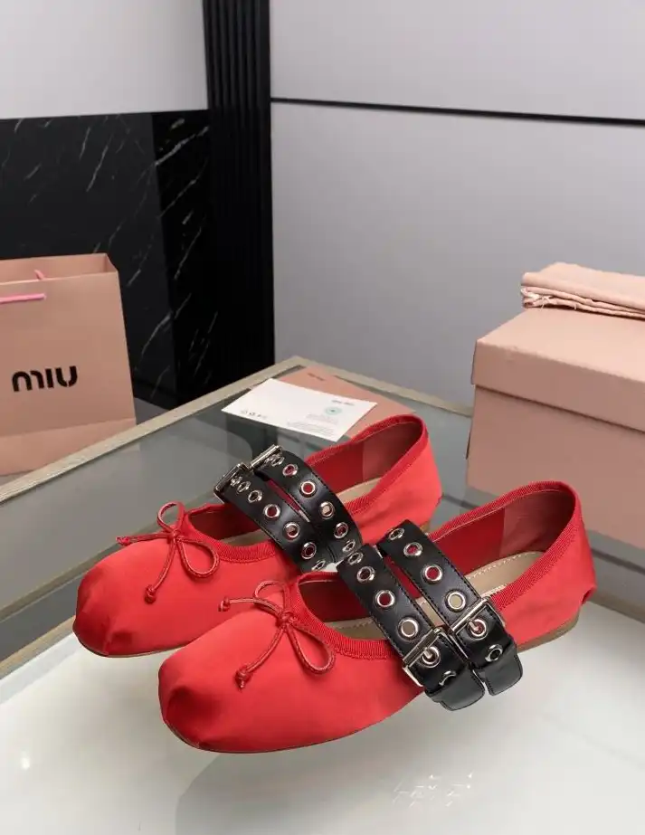 hype Miu Miu flat shoes