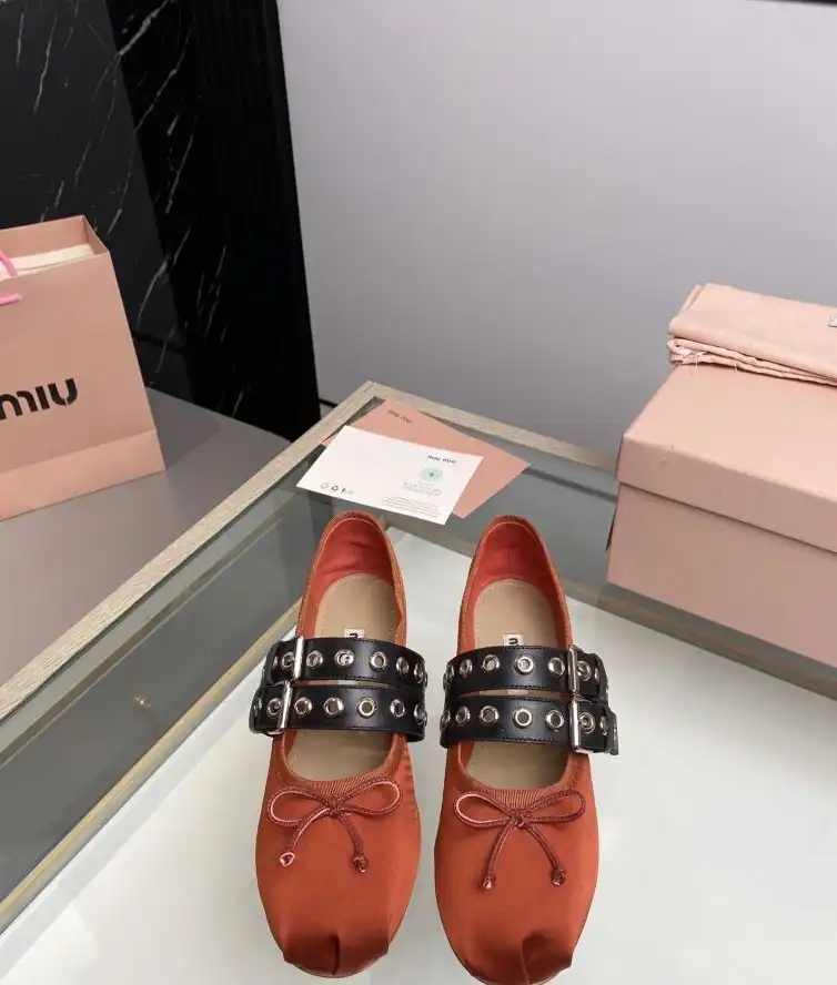 hype Miu Miu flat shoes