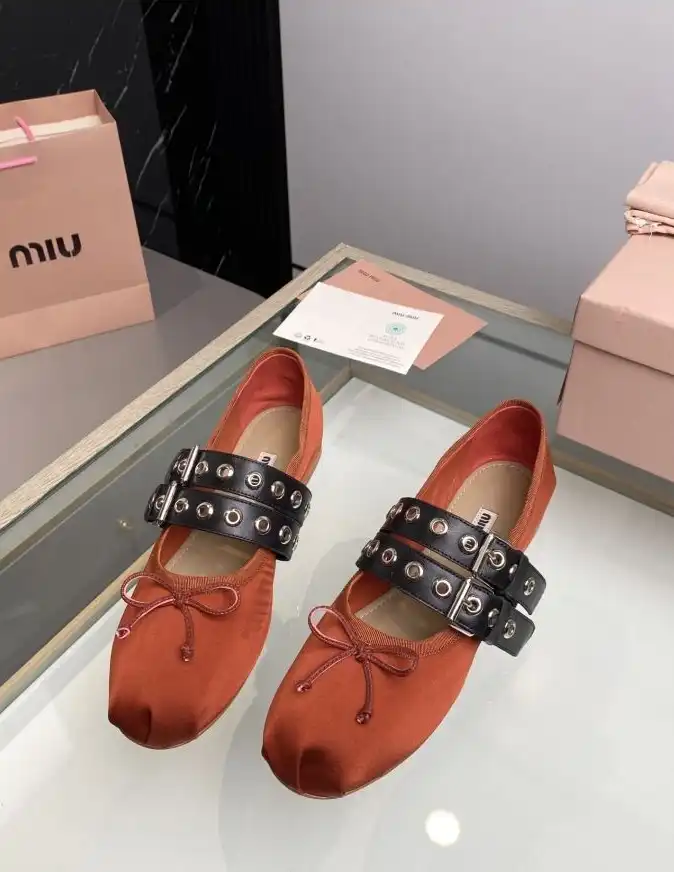 hype Miu Miu flat shoes