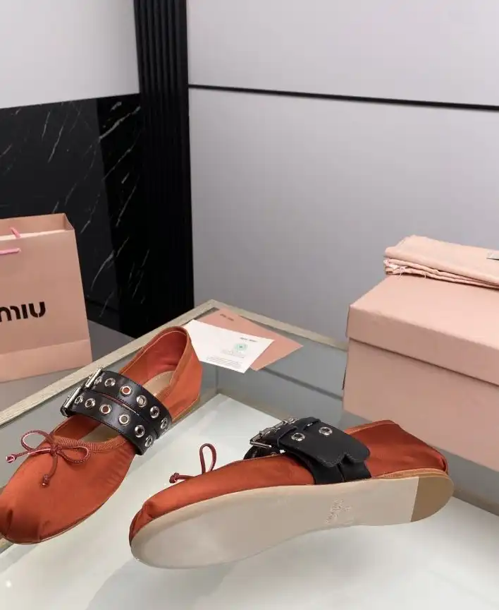 hype Miu Miu flat shoes