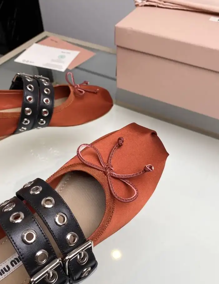 hype Miu Miu flat shoes