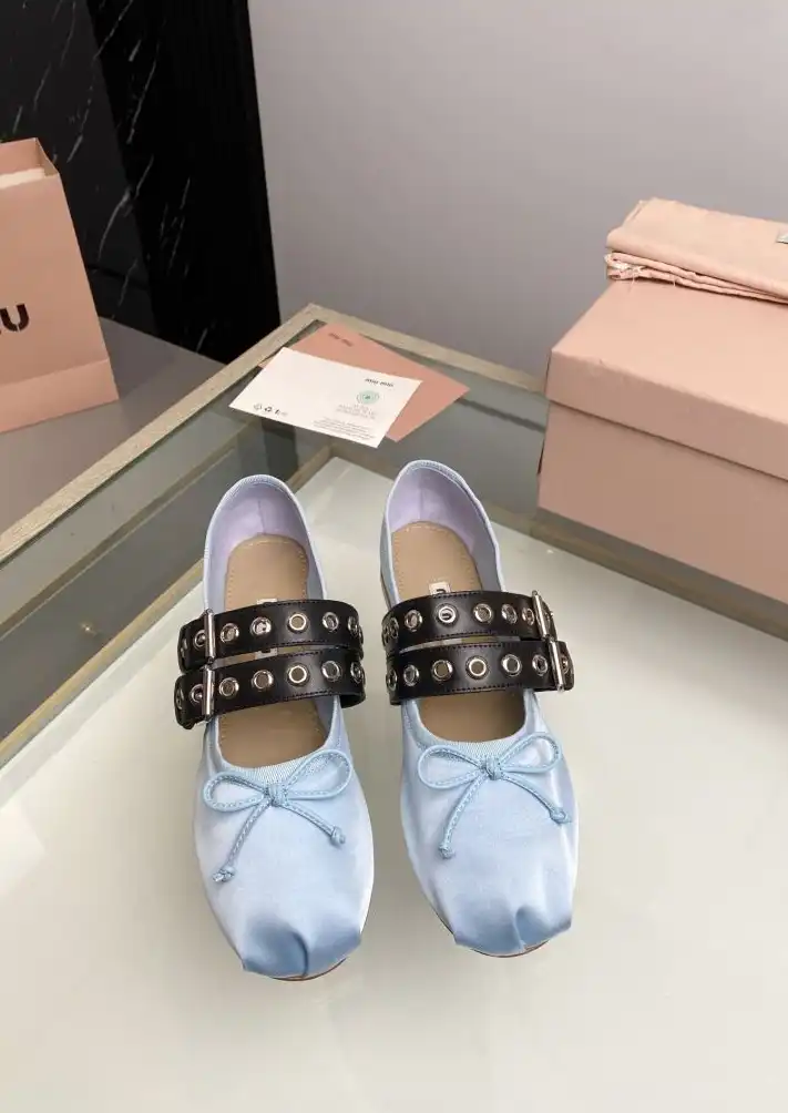 hype Miu Miu flat shoes