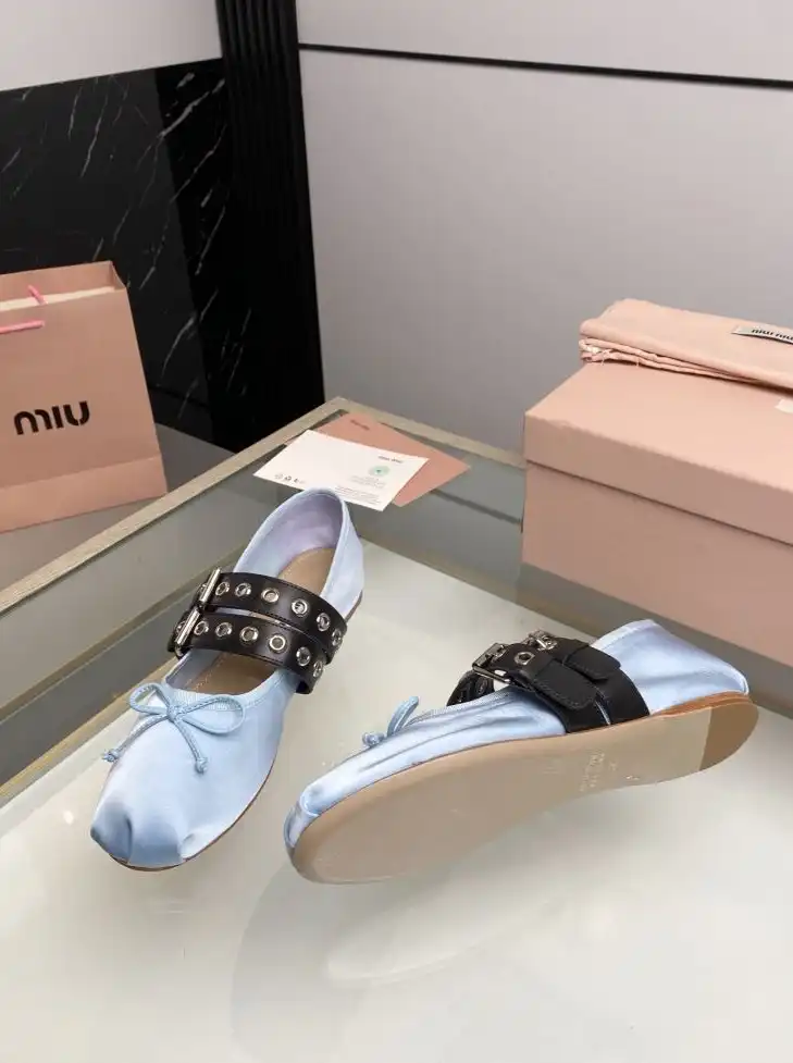 hype Miu Miu flat shoes