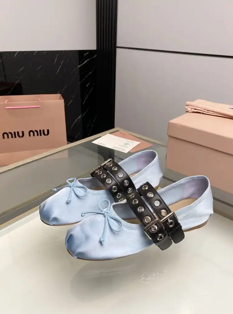 hype Miu Miu flat shoes