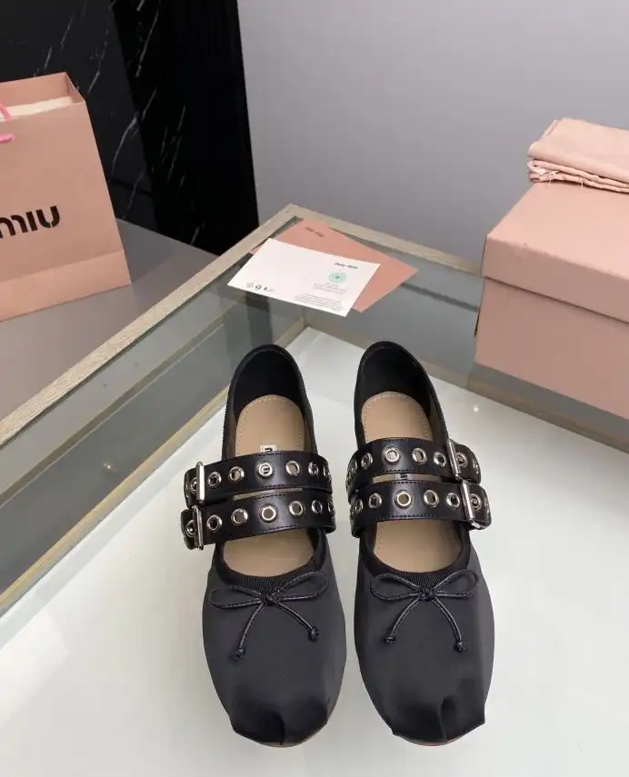 hype Miu Miu flat shoes