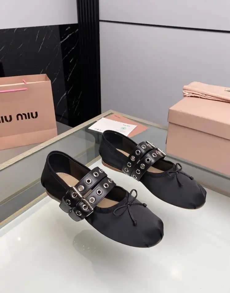 hype Miu Miu flat shoes