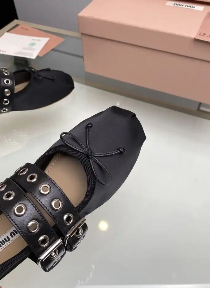 hype Miu Miu flat shoes