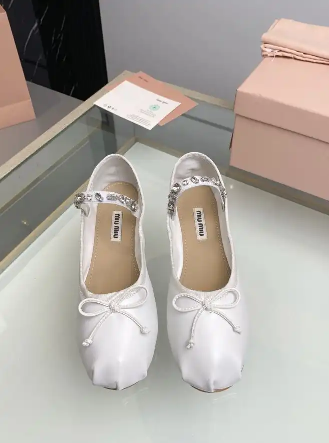 hype Miu Miu flat shoes