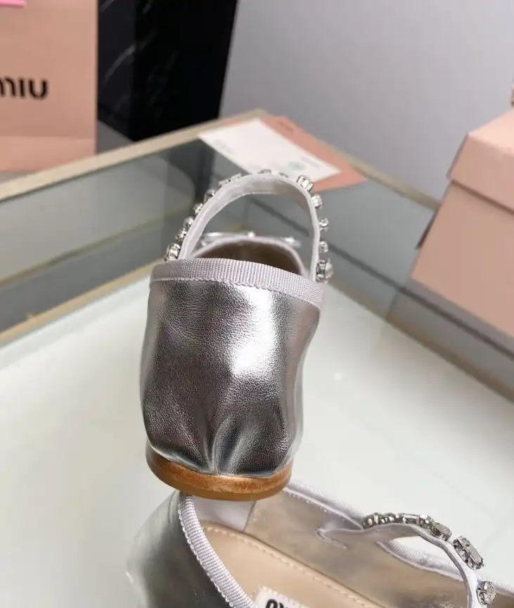 hype Miu Miu flat shoes