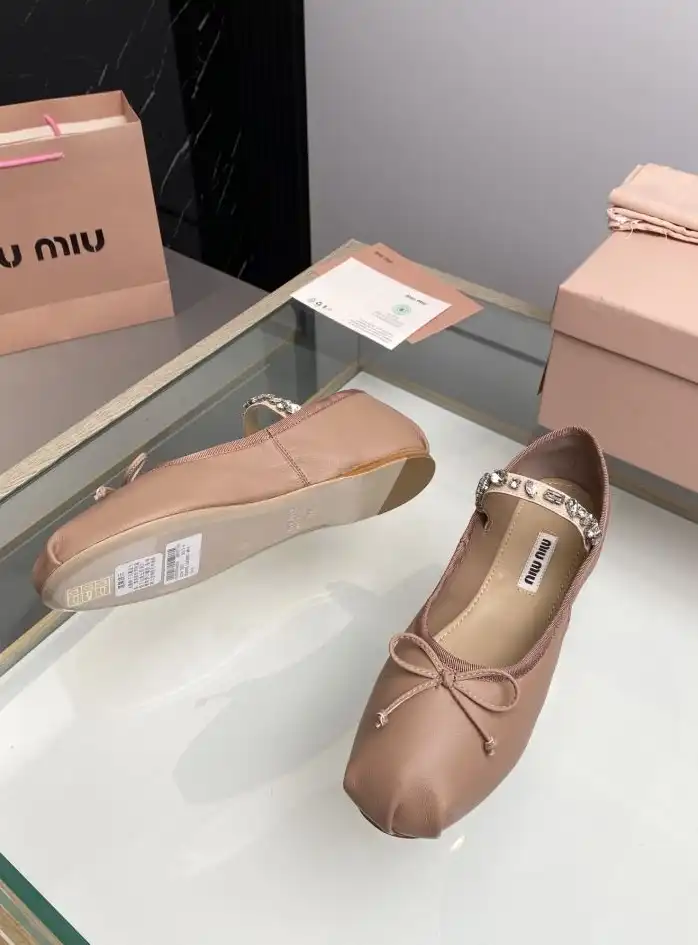 hype Miu Miu flat shoes