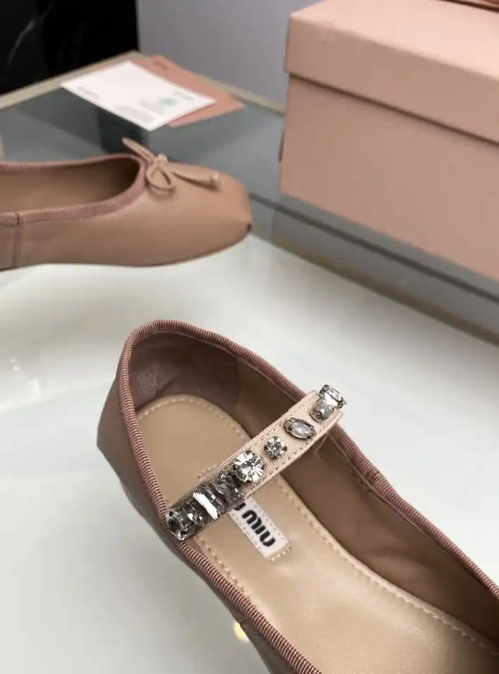 hype Miu Miu flat shoes