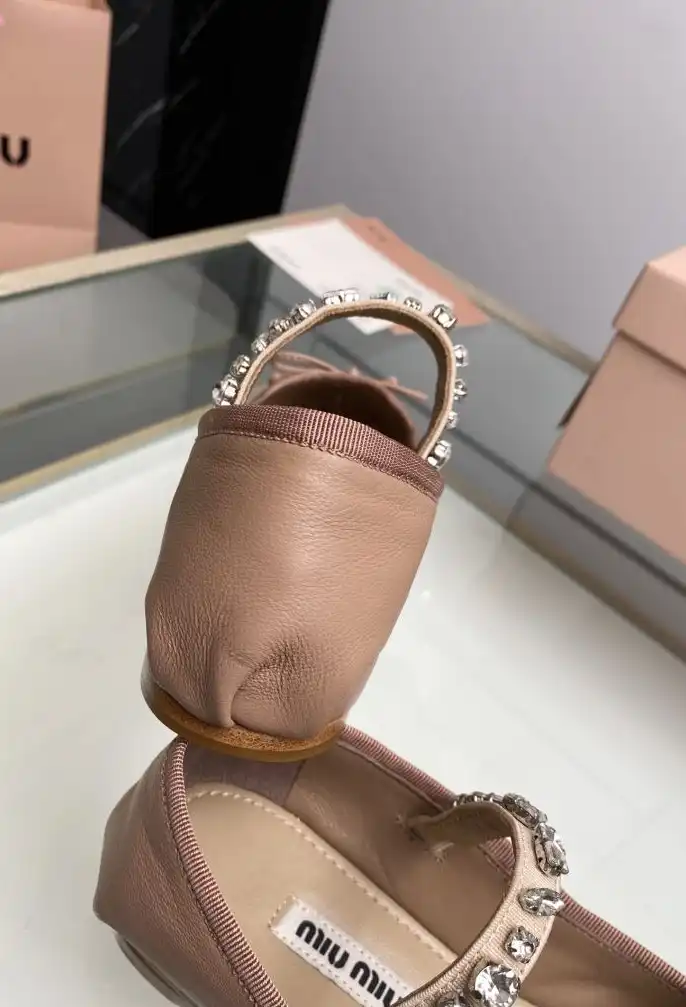 hype Miu Miu flat shoes