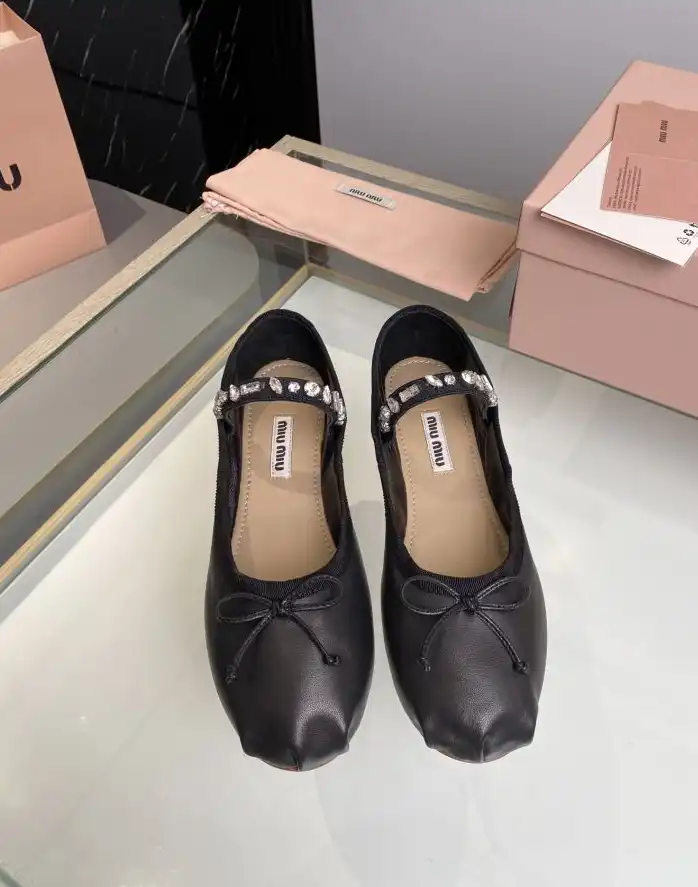 hype Miu Miu flat shoes