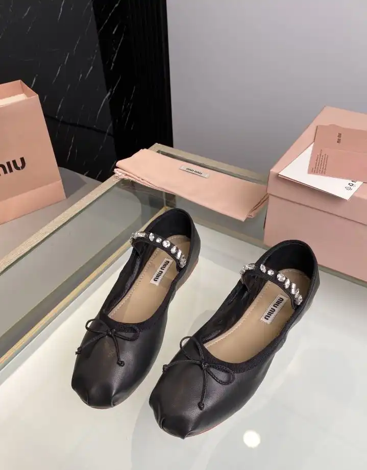 hype Miu Miu flat shoes