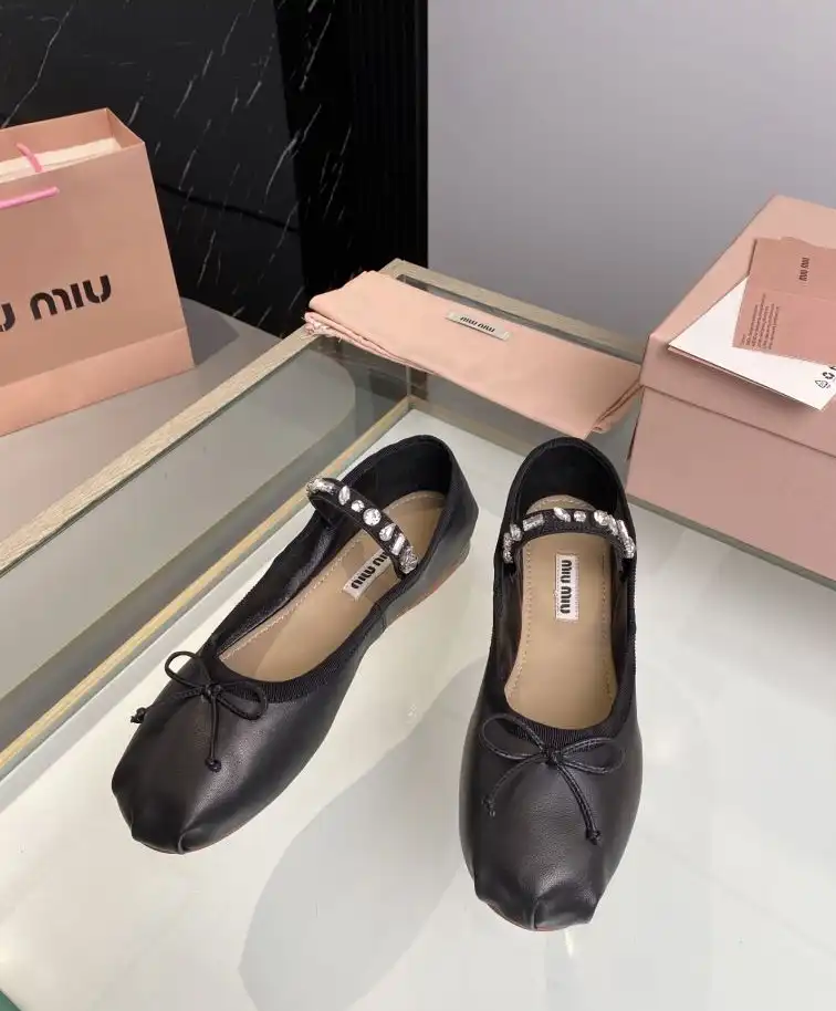 hype Miu Miu flat shoes